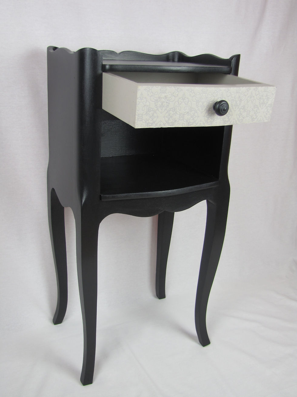 Miniature : table de chevet ancienne