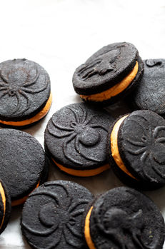 Homemade halloween oreo cookies