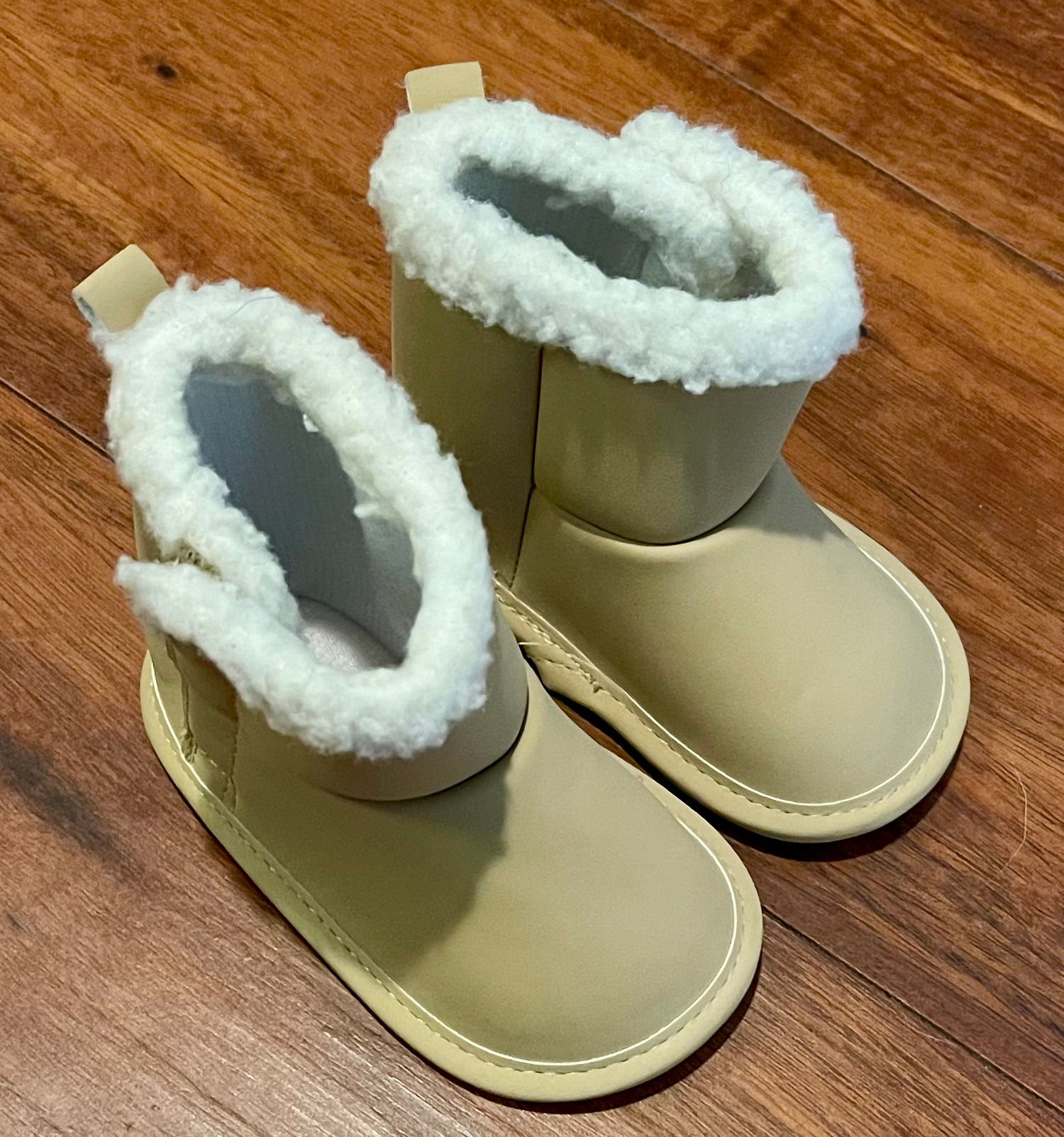 Carters Ugg Dupes 3-6 months 