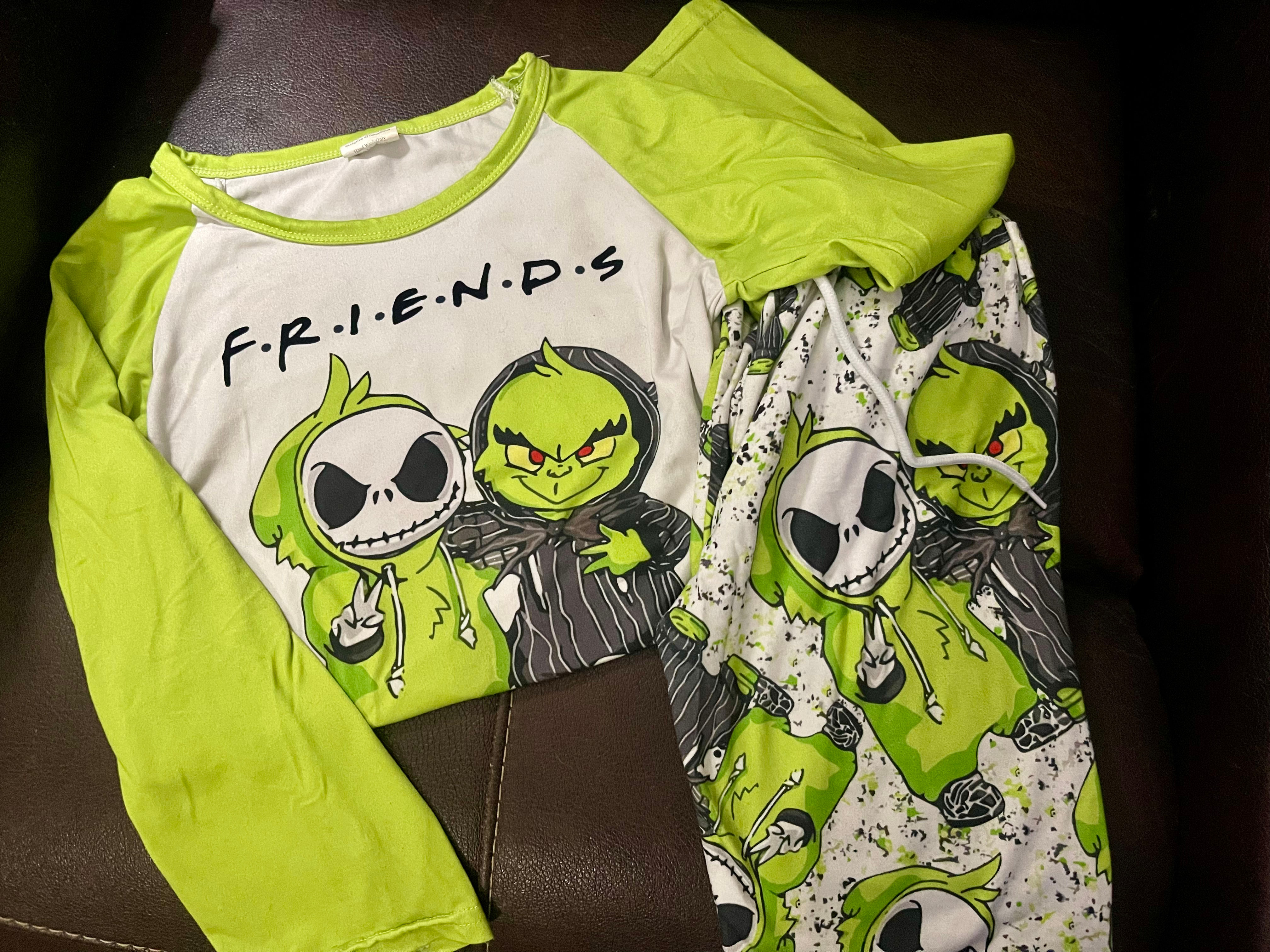 Boys Friends 2 pc PJ Set Size 7/8