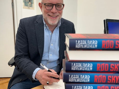 Hvordan markedsføre bok uten stort budsjett