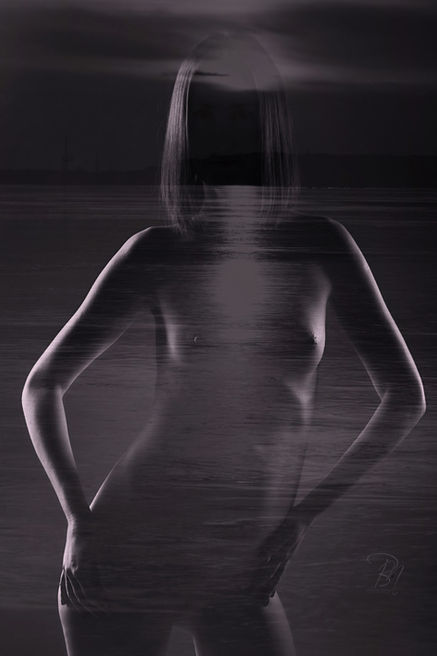 Árnyékban álló női sziluett, Ébredés - Budapest - 2017 , egy művészi portré.