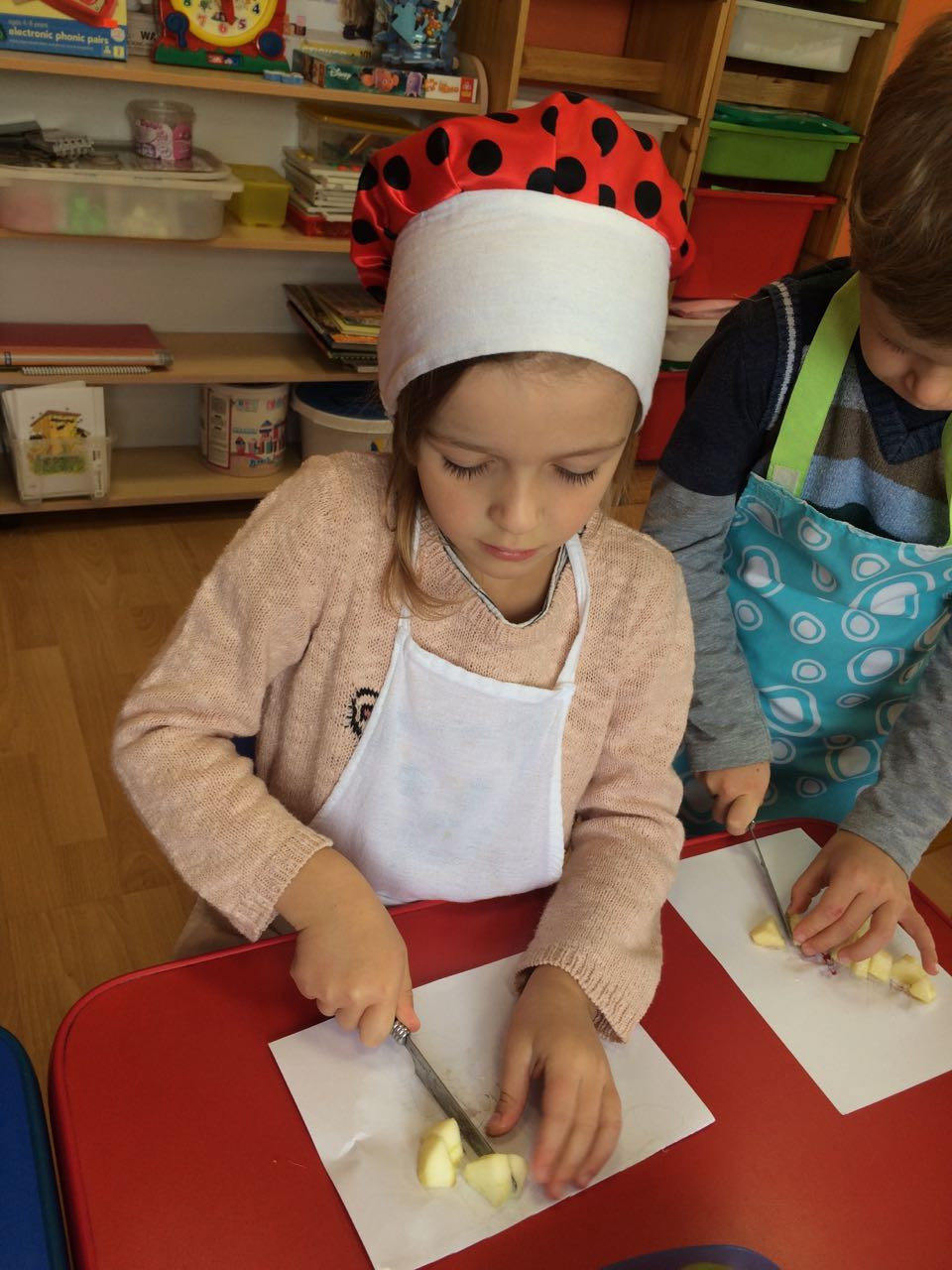 cutting apples