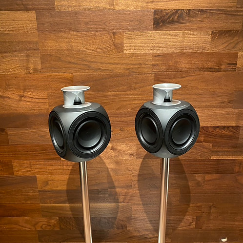 Beolab 3 in Black MKII with Floor Stand (6872)
