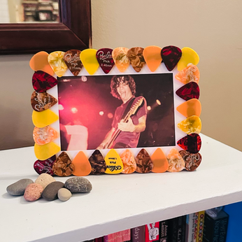 Handmade guitar pick 5 x 7" frame by Plectrum Arts Chicago