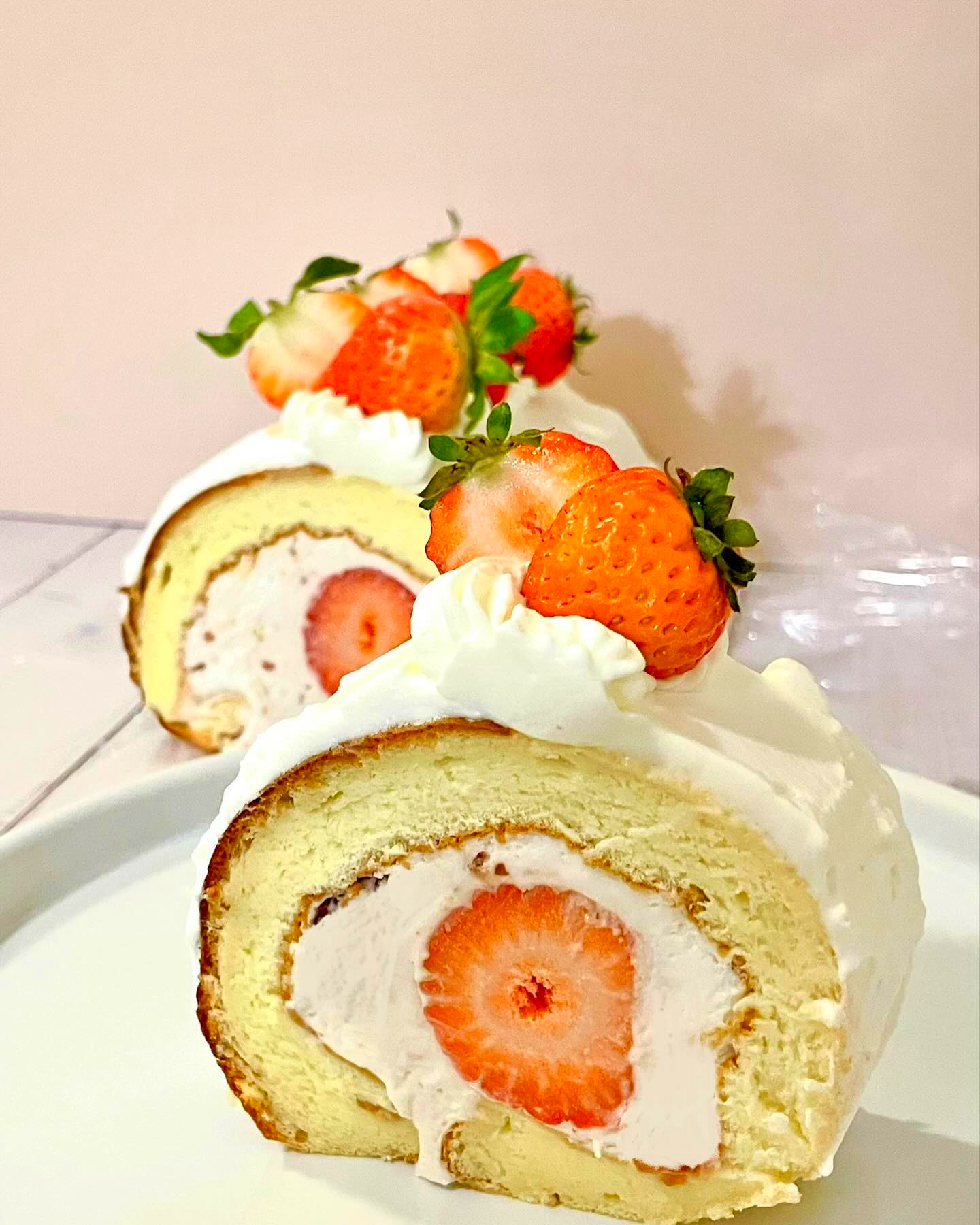 Strawberry roll cake with fresh cream