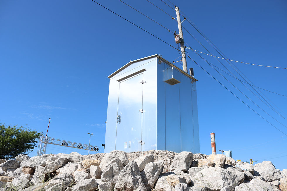 Signal Relay Houses - Serrmi