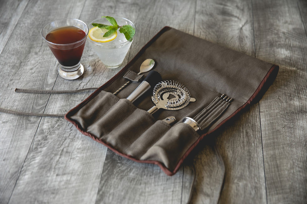 Catalog No. 605-10-509 - Whiskey Box Gift Set - Displayed