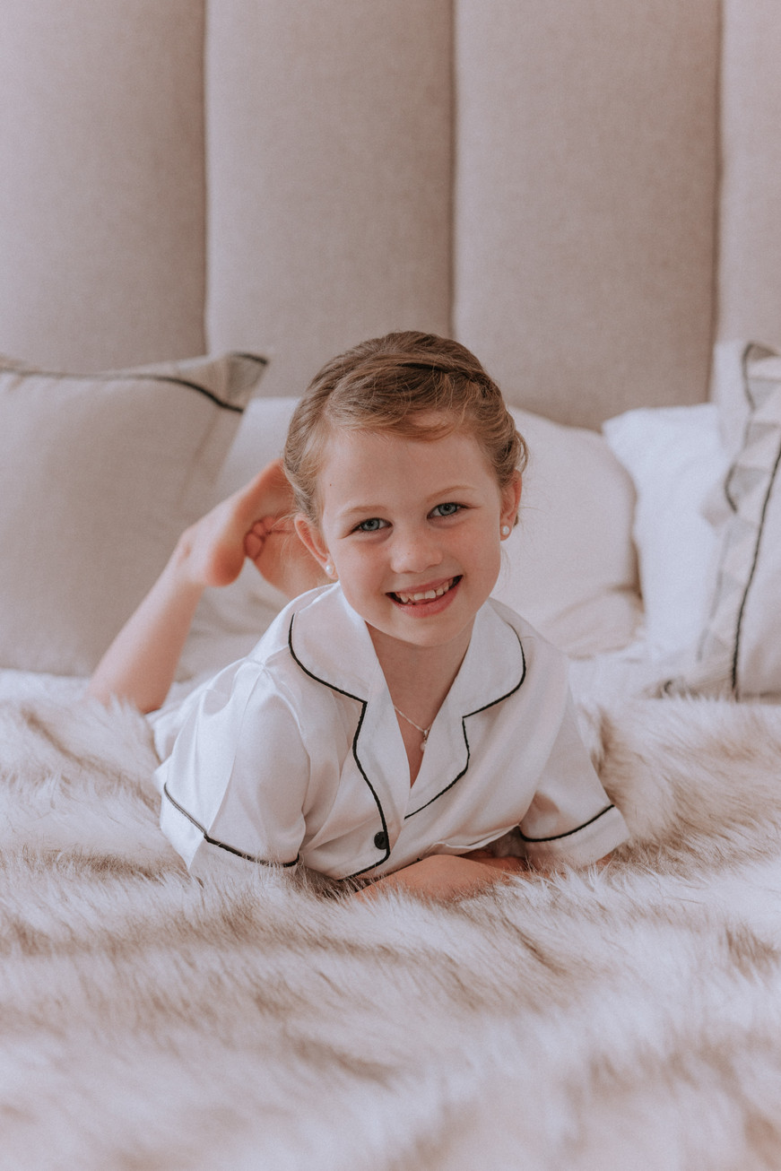 Sant Ffraed House wedding photographer - Yolanda Kingdon photography - Abergavenny