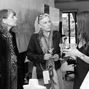 Together with aloé jewelry, we welcomed media, influencers, and friends of the brand to the stunning DO & CO AG Penthouse Suite overlooking Munich. Guests had the opportunity to discover the latest jewelry designs, meet founder Céline Widmer, and gain exclusive insights into the art of fine jewelry making.

A special highlight was the live demonstration by a master goldsmith, who guided guests through the key steps of the creation process — with the chance to get hands-on themselves.

A wonderful evening of inspiring conversations, exceptional craftsmanship, and timeless design.

LOVEMARK Public Relations was responsible for the event organization and guest invitation management.

