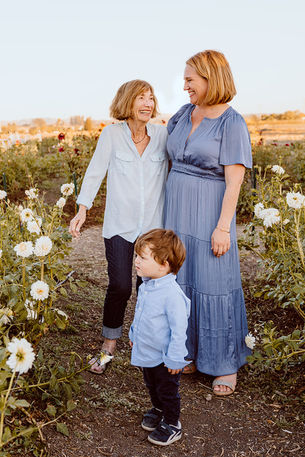 Capturing Timeless Moments: A Mother's Day Photo Shoot at the Dahlia Farm in Petaluma, California