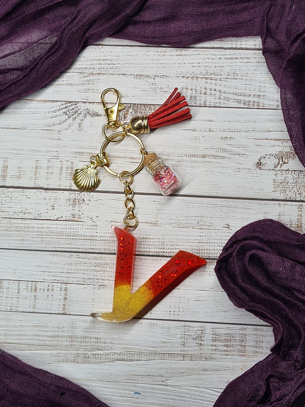 Miniature : Porte clés lettre V modèle "sorcier"