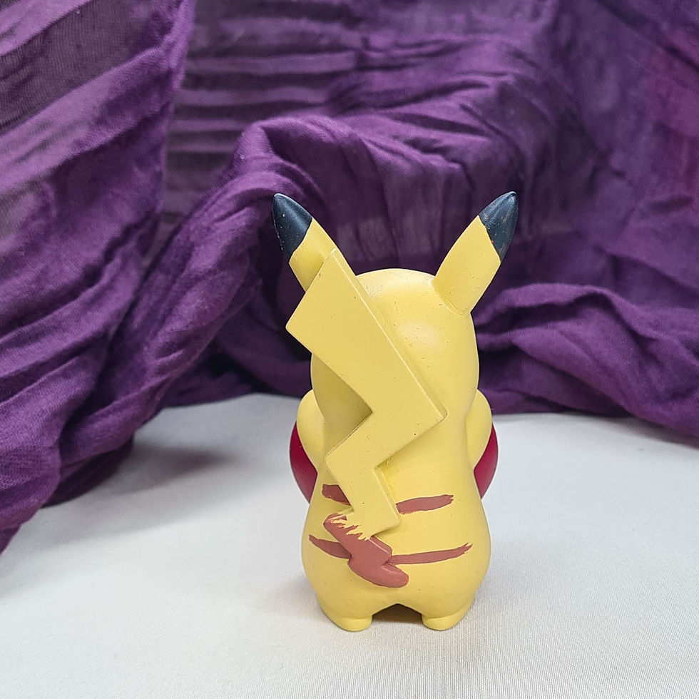 Miniature : Figurine  impression 3D résine  peinte à la main Pikachu coeur