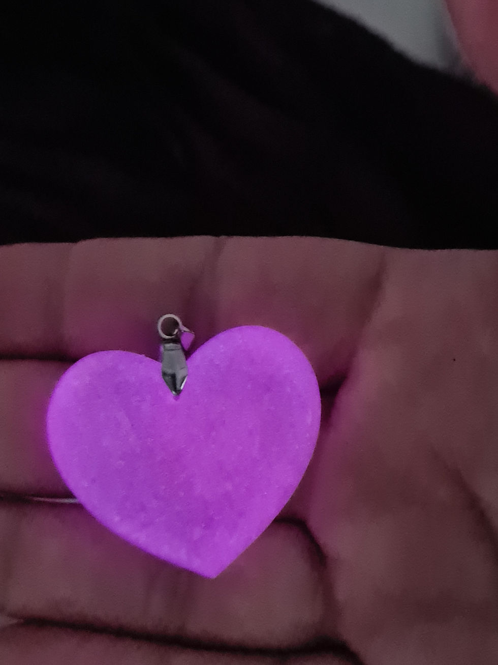 Miniature : Pendentif coeur plat rose phosphorescent 