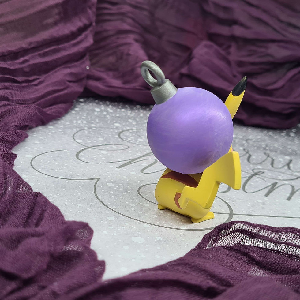 Miniature : Figurine  impression 3D résine  peinte à la main pikachu boule noël