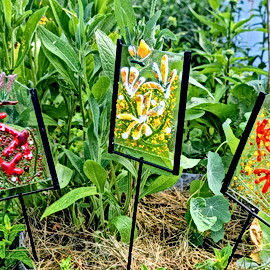 MSA744$46PlantStake-FusedGlassGardenFun.jpg
