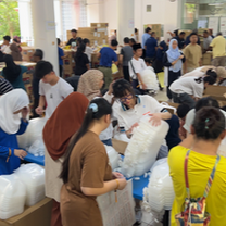 Humanitarian Aid for Gaza: More than 300 Volunteers turn up to pack relief essentials