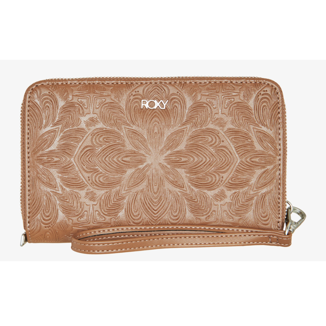 Carteira Roxy Back in Brooklyn