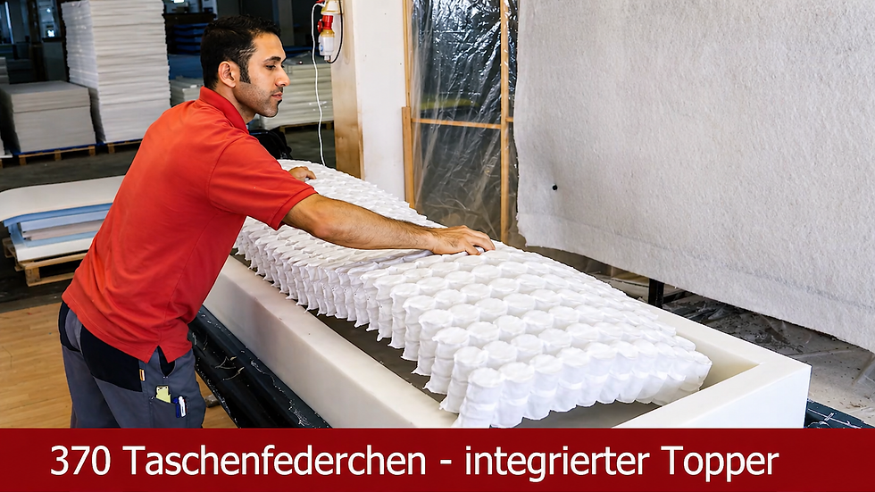 Arbeiten an Taschenfederkernmatratze in der Fabrik