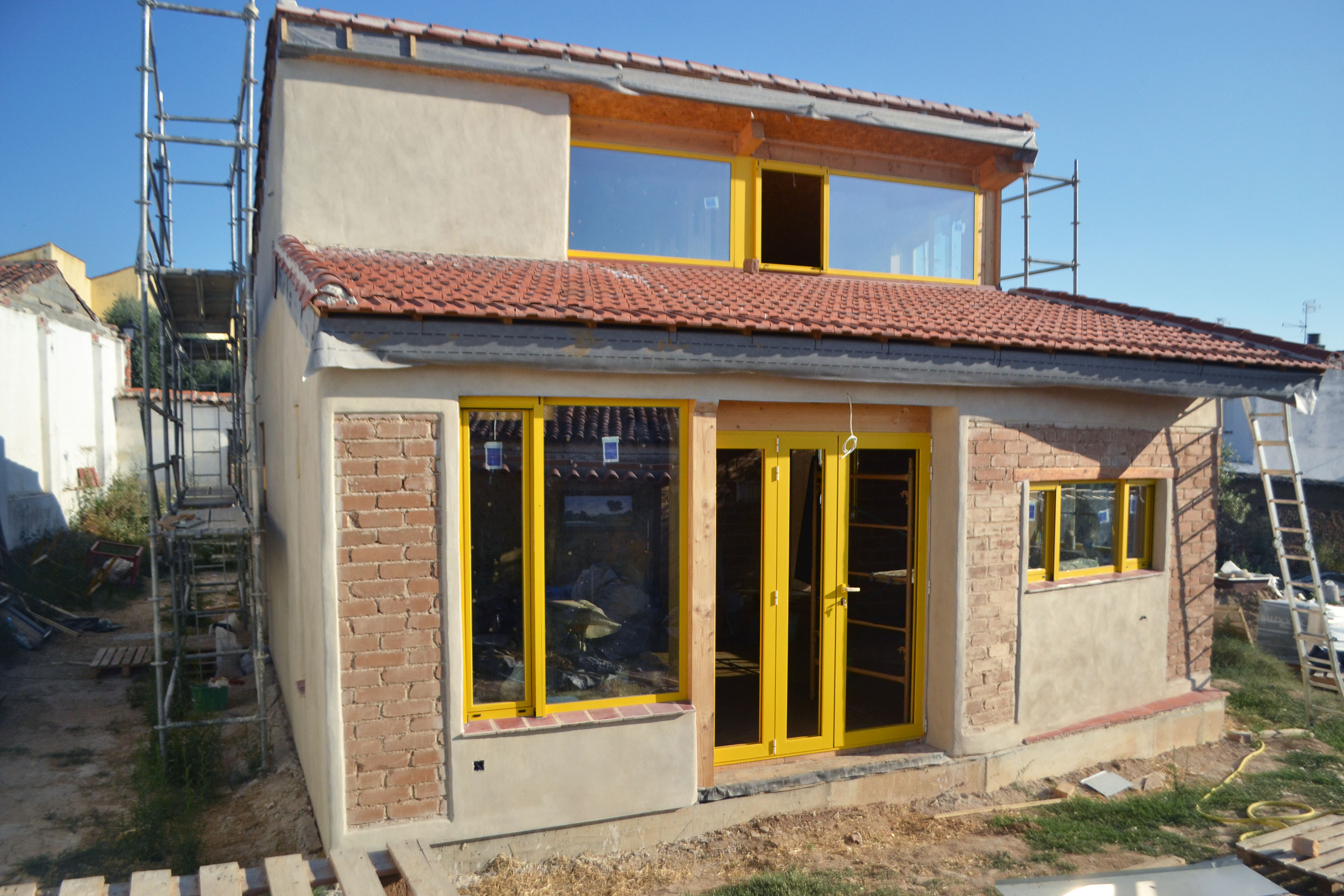 Casa de paja y BTC en Peraleda