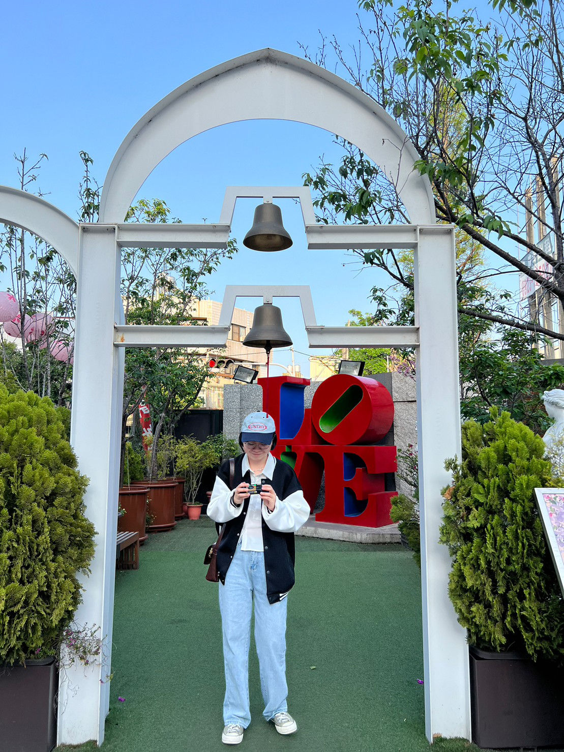 非常實穿又顯腿長的淺藍牛仔褲