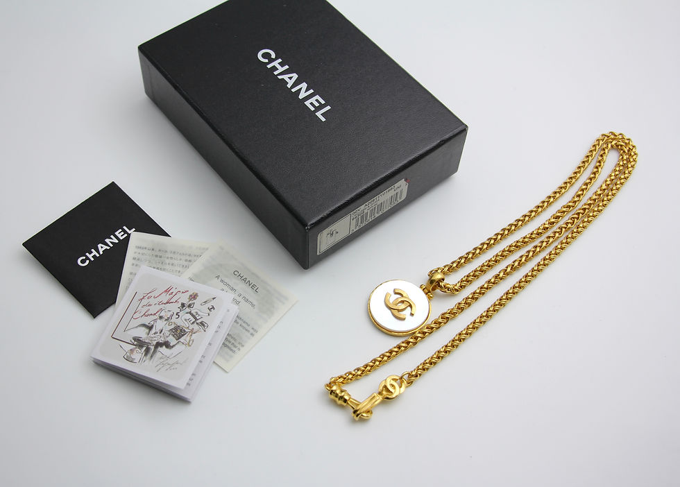 Thumbnail: Chanel Vintage 95A Mother-of-Pearl Gold-plated Short Stacking Strap Long Necklac