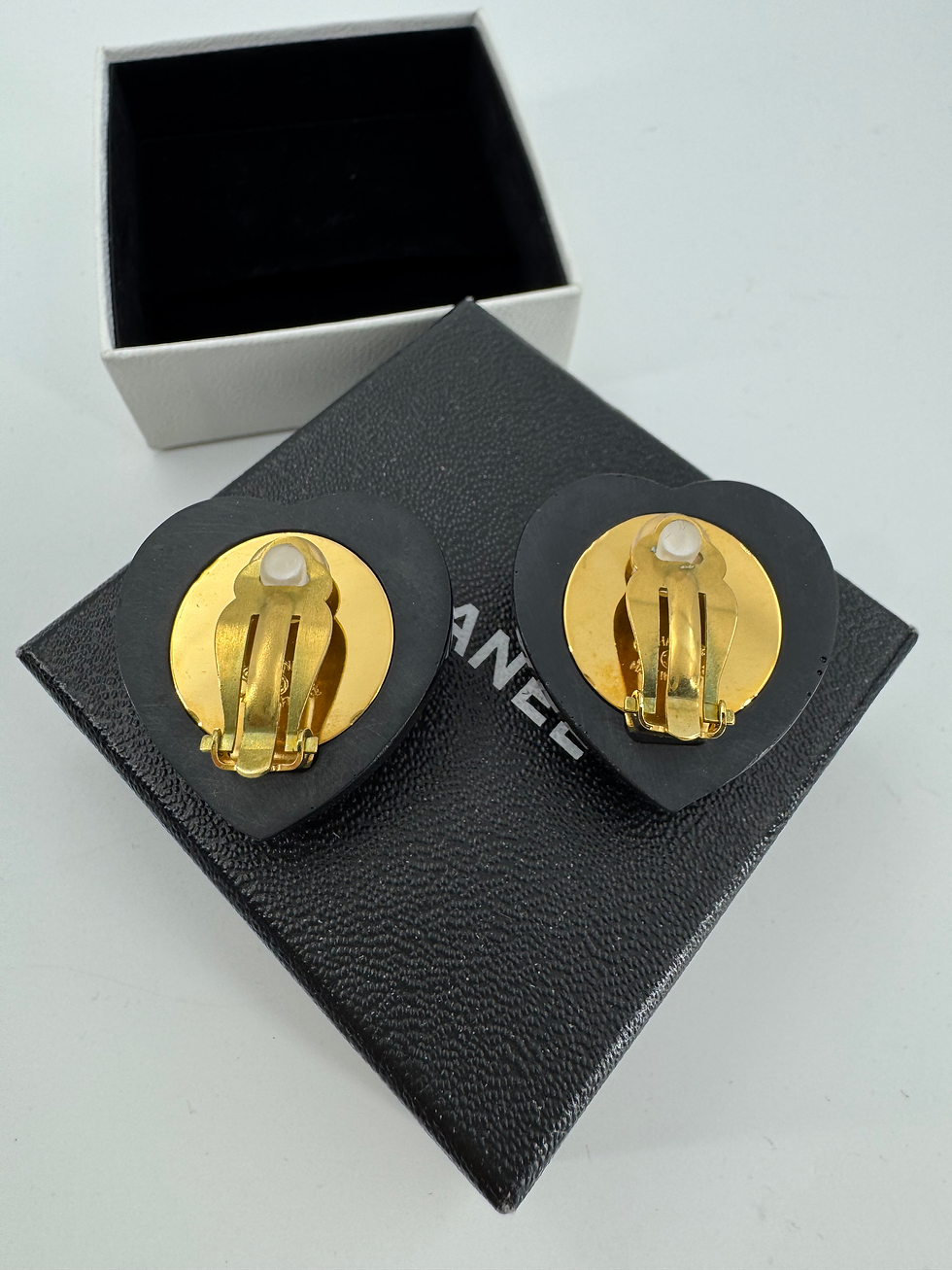 Thumbnail: Chanel Vintage 95P Rhinestone & Gold Plated Heart Black and Red Clip-on Earrings