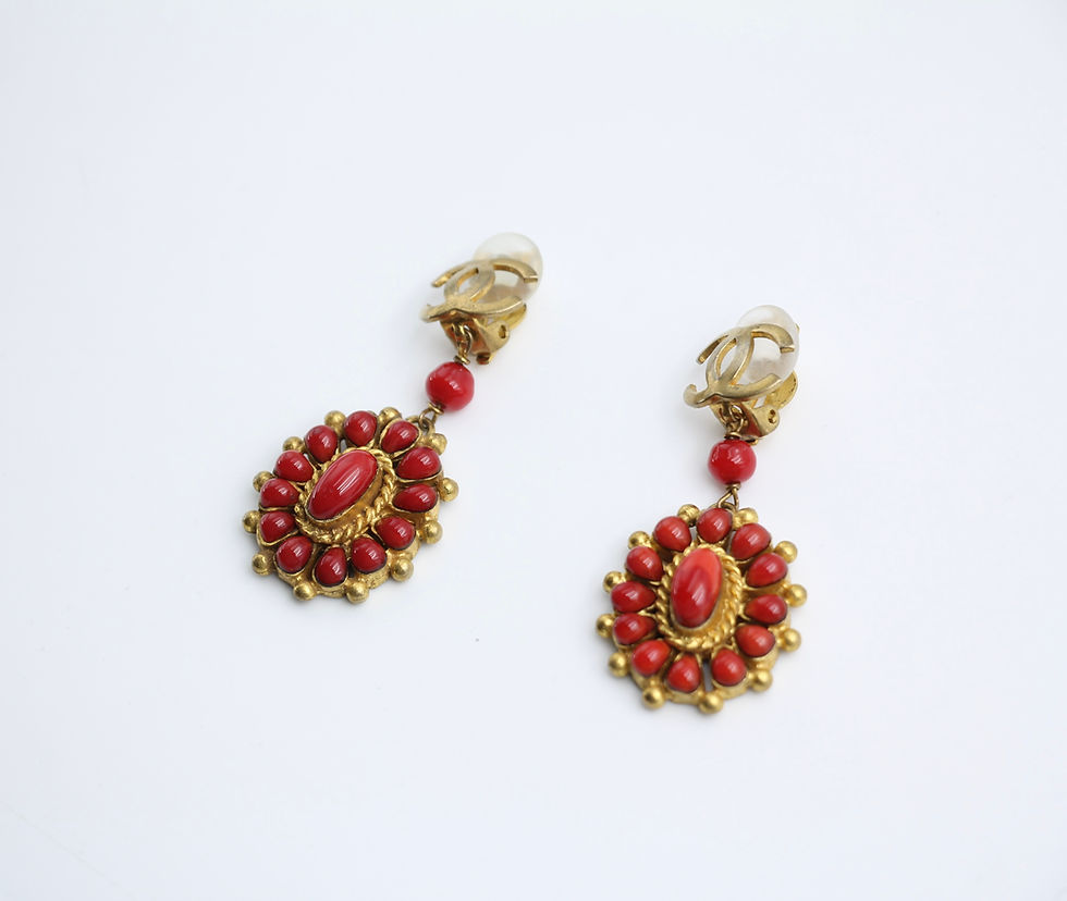 Thumbnail: Chanel Vintage 93A Gripoix Gold-plated Red Dangle Clip-on Earrings 