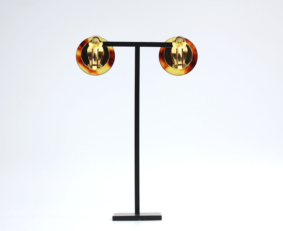 Thumbnail: Chanel Vintage 97P Tortoise Shell Clip-on Earrings 