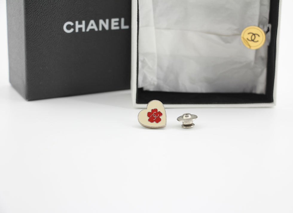 Thumbnail: Chanel Vintage 03A Metal American Style Heart Brooch