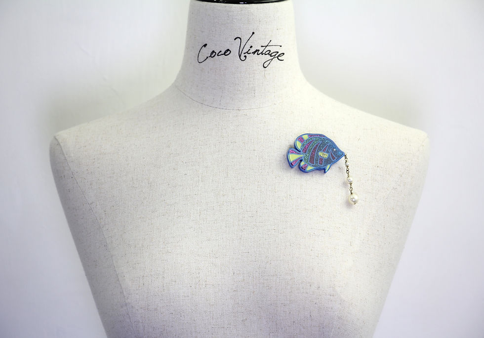 Thumbnail: Chanel D19S Imitation Pearl Resin Glitter Tropical Fish Brooch 