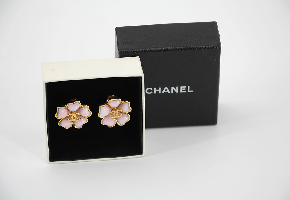 Thumbnail: Chanel Vintage 97P Gripoix Gold-plated Pink Camellia Clip-on Earrings