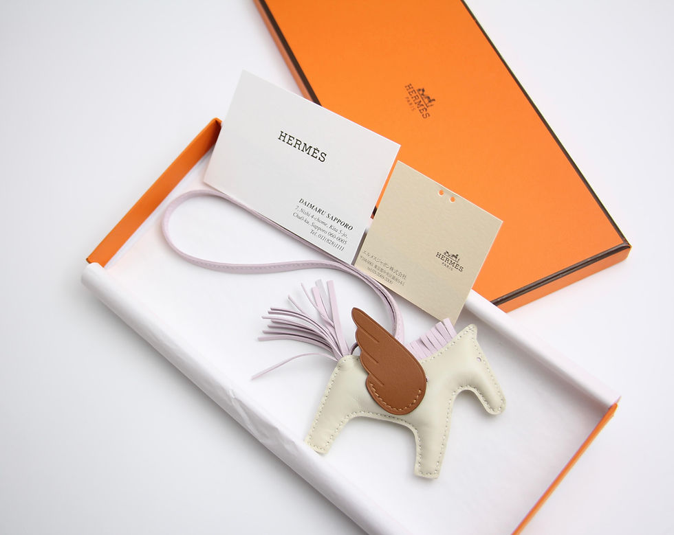 Thumbnail: Hermès Rodeo Pm Pegase Pm Bag Charm In Craie Mauve Pale (Cream Purple)