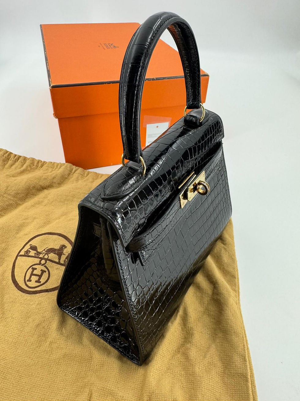 Thumbnail: Hermès Kelly 25 Sellier Noir Shiny Niloticus Crocodile with GHW and Diamonds 