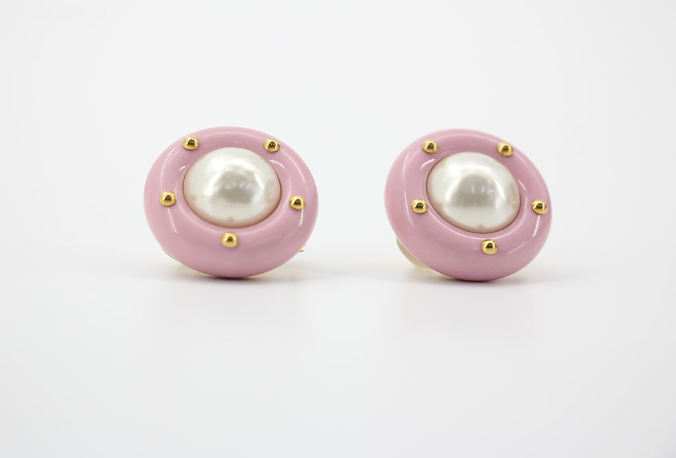Thumbnail: Chanel Vintage 96C Imitation Pearl Blush Pink Clip-on Earrings