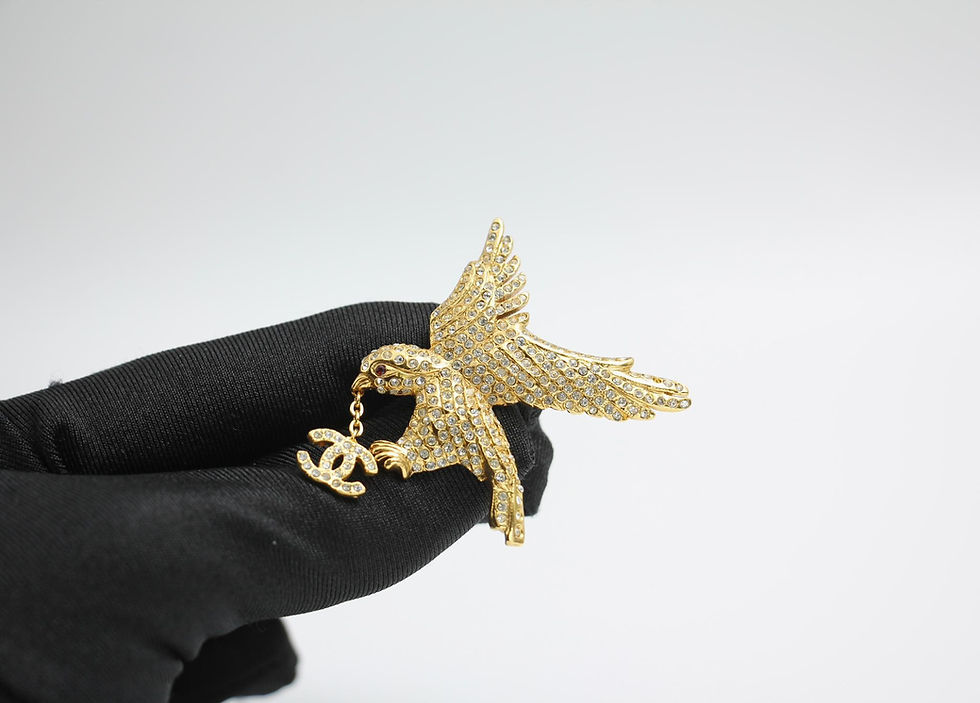 Thumbnail: Chanel Vintage 01P Rhinestone Eagle Small Size Brooch