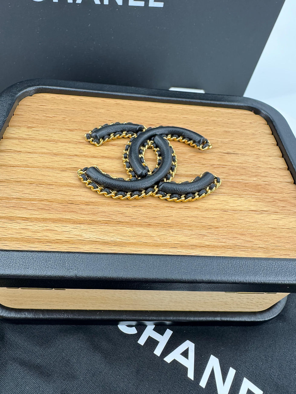 Thumbnail: Chanel 22C Wood & Leather Beige and Black Vanity Case 