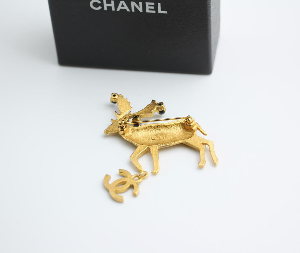 Thumbnail: Chanel Vintage 01A水鑽鹿cc胸針