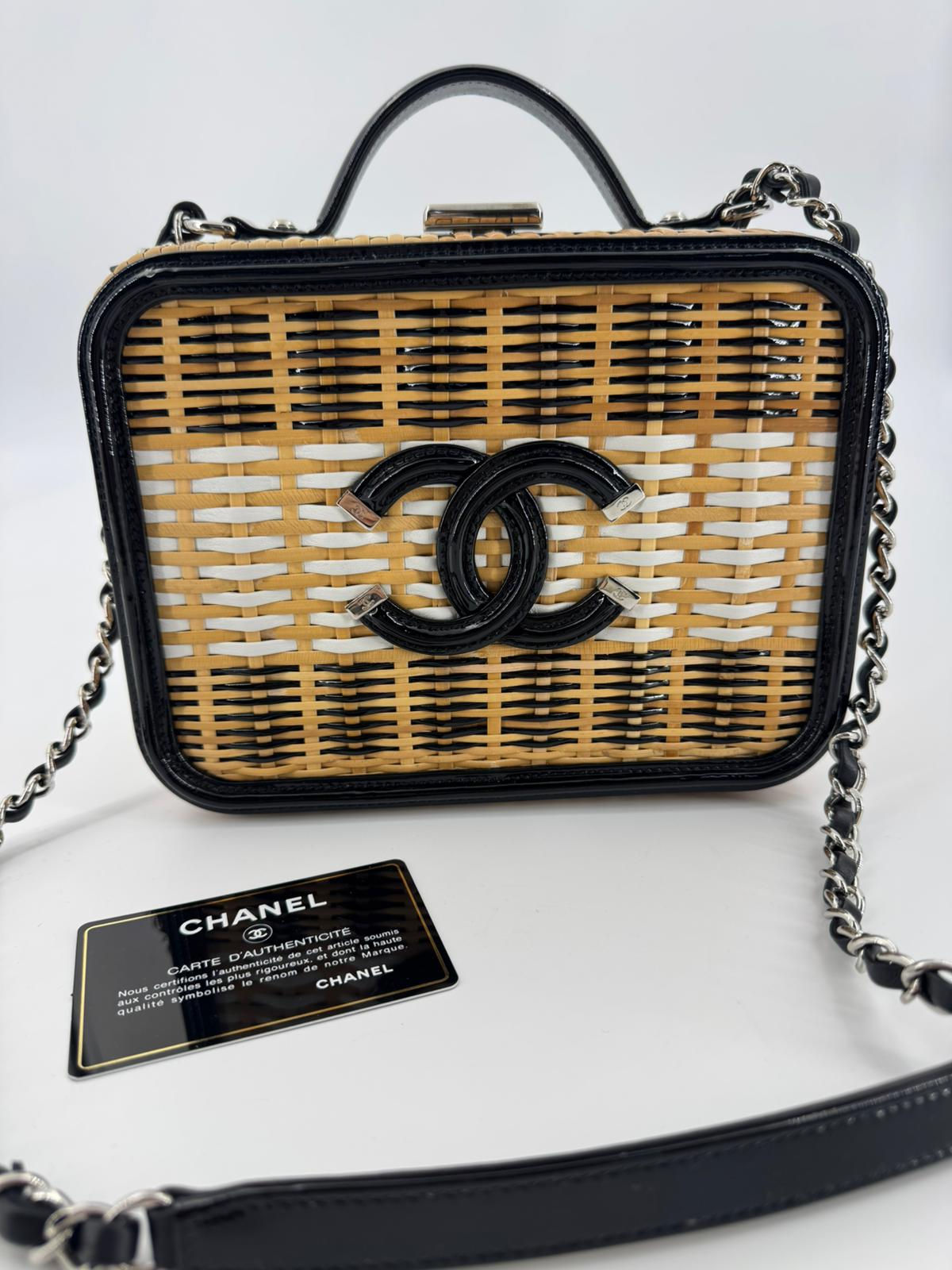 Chanel 2019 Patent Leather & Natural Rattan Wicker CC Black Medium Vanity Case