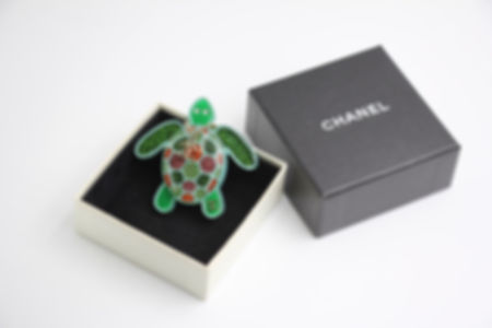 Chanel Vintage 19S CC resin turtle brooch 