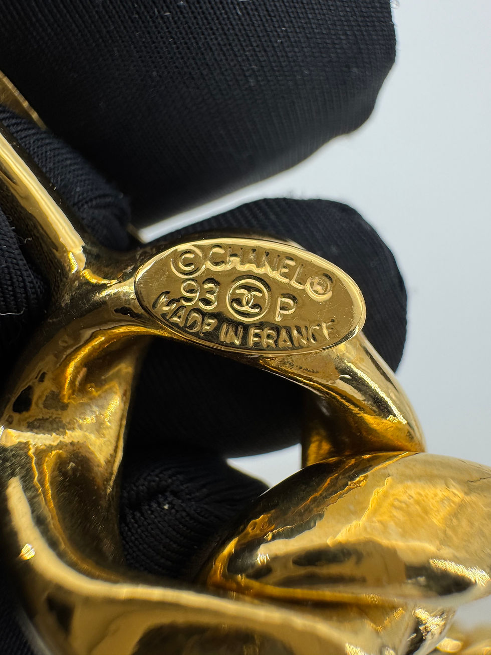 Thumbnail: Chanel Vintage 93P Gold-plated Large CC Wave Rotating Lock Long Waist Chain
