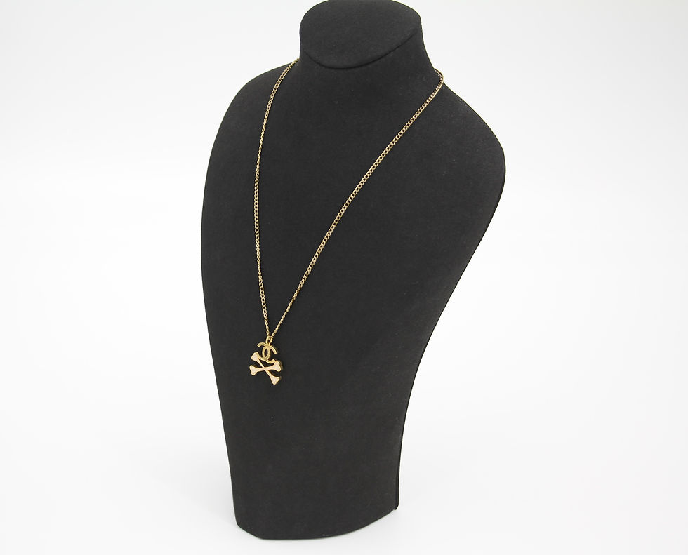 Thumbnail: Chanel Vintage 03P Gold-plated CC Enamel White Skull Necklace 
