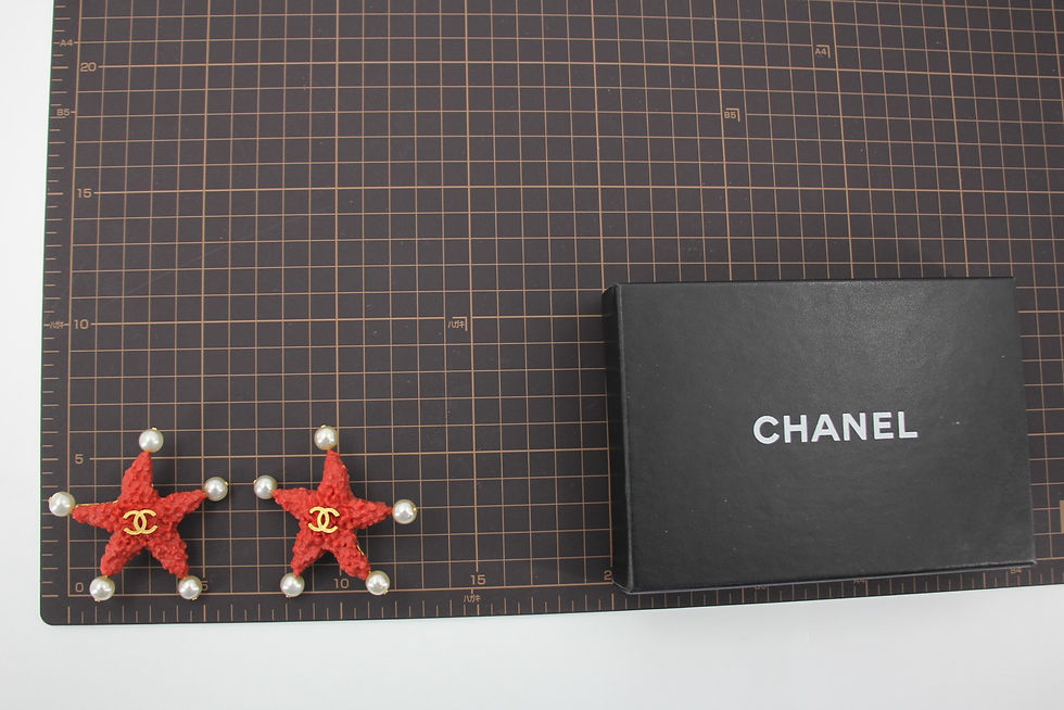 Thumbnail: Chanel Vintage 93C Red Lava Imitation Pearls Gold Plated Brass CC Starfish Earri