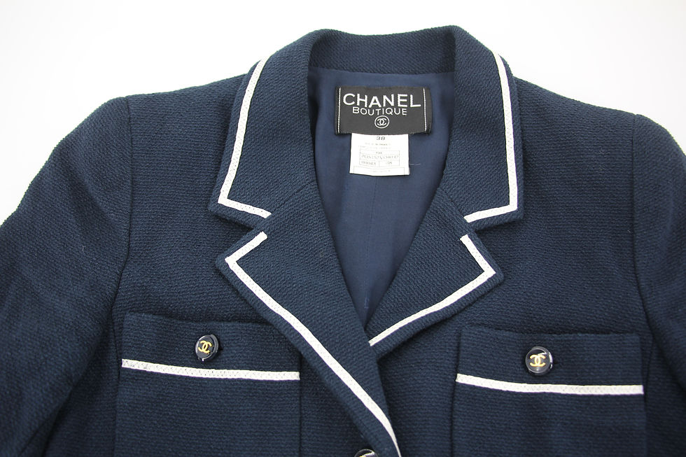 Thumbnail: Chanel Vintage 95P 100% Cotton Navy Blue & White Autumn and Winter Short Jacket 