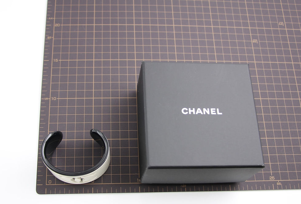 Thumbnail: Chanel B23 Acrylic Black and White CC Logo Bracelet