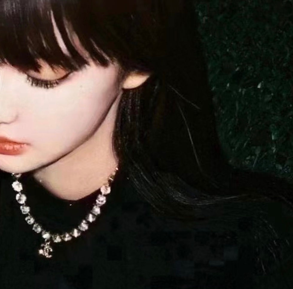 Thumbnail: Chanel Vintage 96P Rhinestone Barbie Collarbone Necklace
