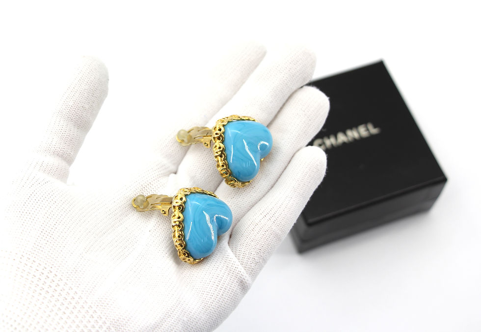 Thumbnail: Chanel Vintage 91 Gripoix Gold-plated Peach Blue Clip-on Earrings