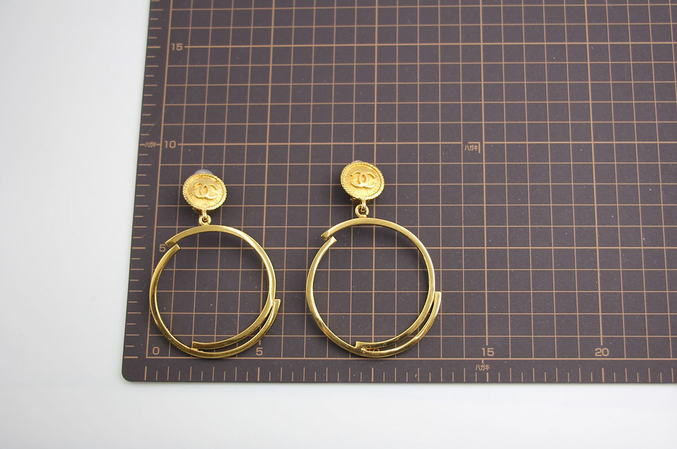 Thumbnail: Chanel Vintage 54-71 Gold-Plated Large Hoop Clip-on Earrings