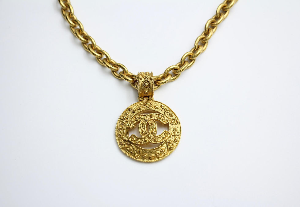 Thumbnail: Chanel Vintage 94A Gold-Plated Medallion Pendant Long Necklace