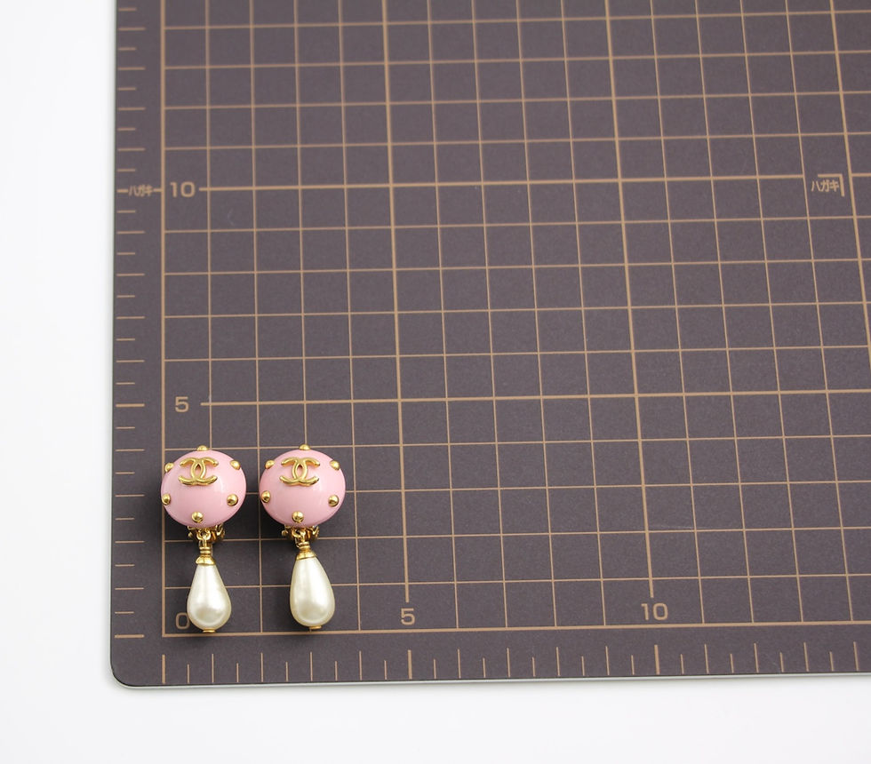Thumbnail: Chanel Vintage 96C Imitation Pearl & Resin Light Pink Bean Clip-on Earrings